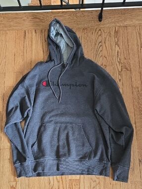 Champion Men’s Dark Gray Pullover Hoodie Sizr Large